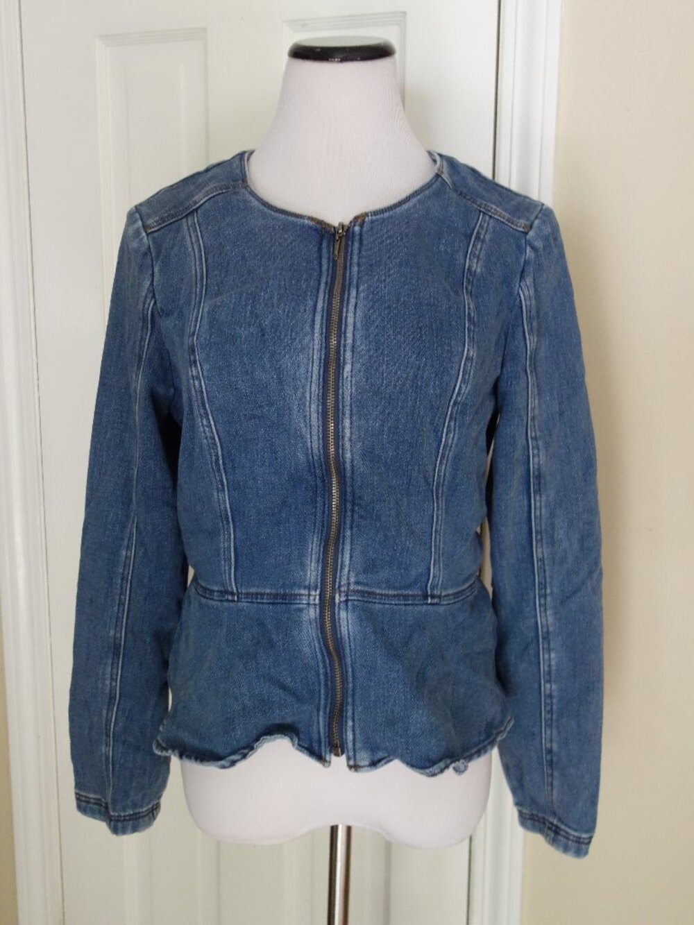 WHBM WHITE HOUSE BLACK MARKET Full Zip Peplum Blue Denim Jacket – Sz 12